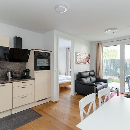 וינה Modern Apartment With Tiny Garden Near City Center מראה חיצוני תמונה