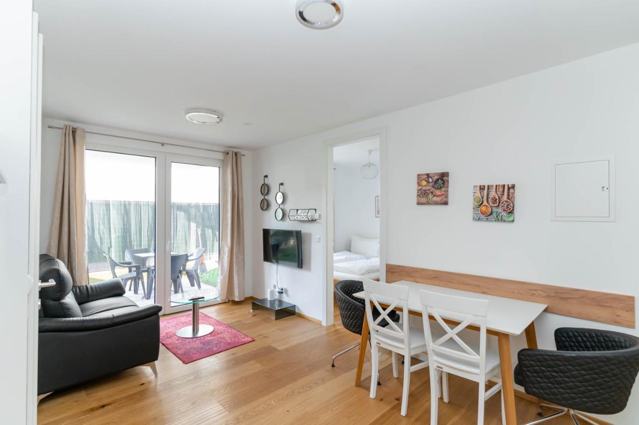 וינה Modern Apartment With Tiny Garden Near City Center מראה חיצוני תמונה
