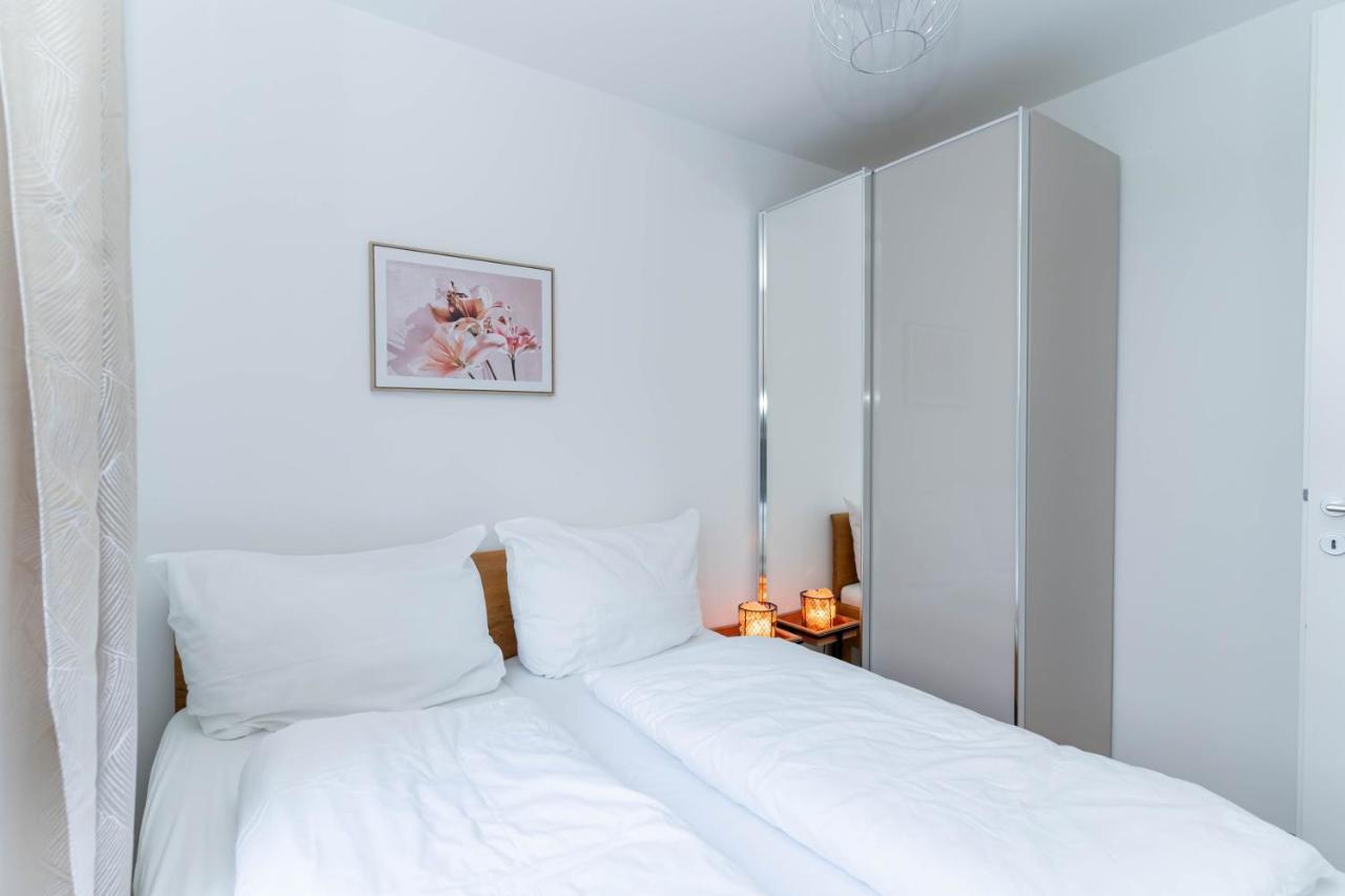 וינה Modern Apartment With Tiny Garden Near City Center מראה חיצוני תמונה